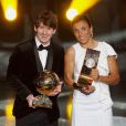 Lionel Messi, déjà consacré par le Ballon d'or 2009, réalise le doublé en décrochant, à 23 ans, le Ballon d'or 2010, qui lui a été remis le 10 janvier 2011 à Zürich. La Brésilienne Marta continue de survoler le foot féminin, avec un 5e sacre. 