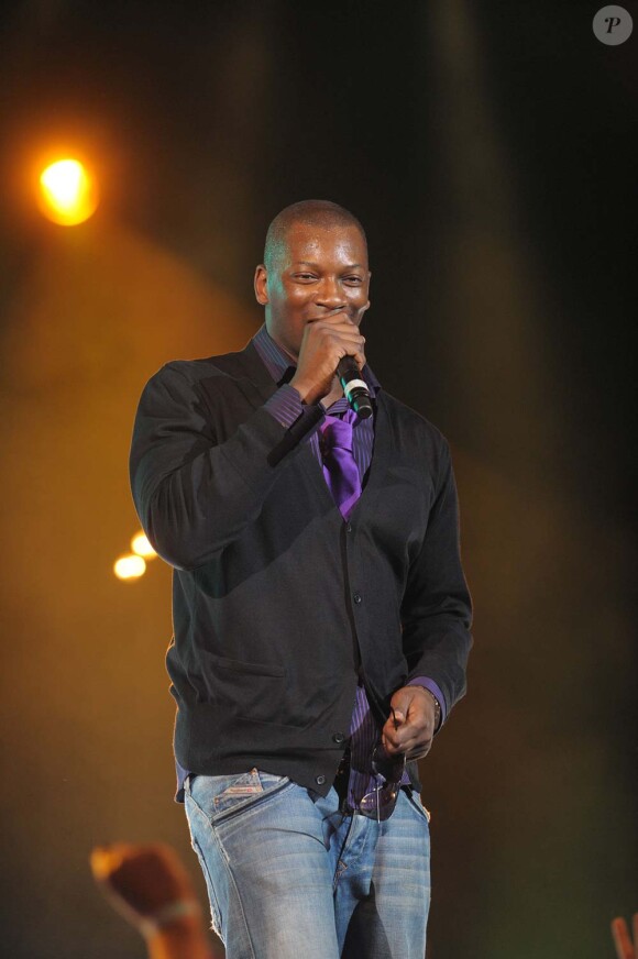 Singuila est attendu au concert "Haïti Debout", au palais des congrès de la porte maillot à Paris, le 4 février 2011