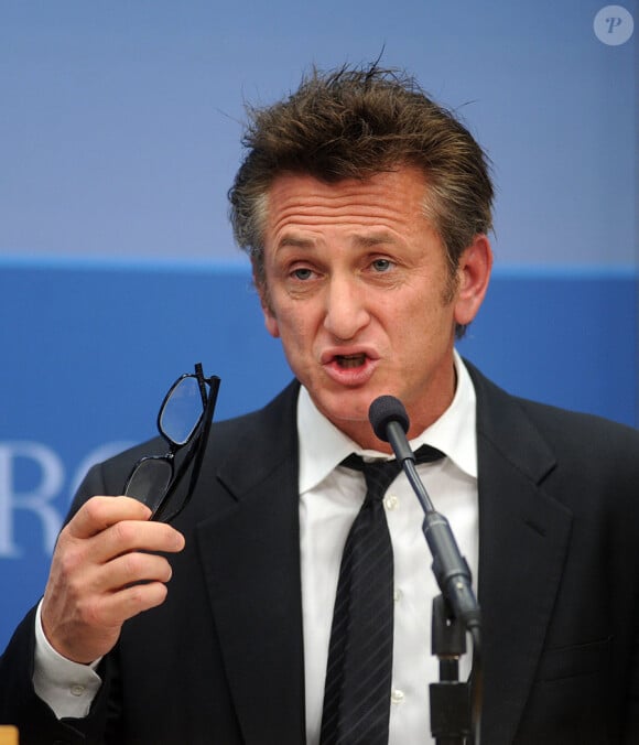 Sean Penn lors de la conférence sur Haïti, un an après le séisme, à Washington le 10 janvier 2011
