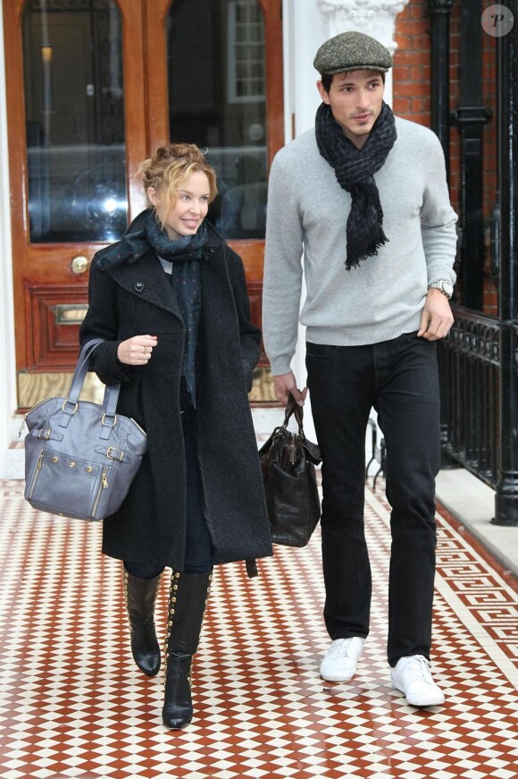 Kylie Minogue et Andres Velencoso à Londres en janvier 2009