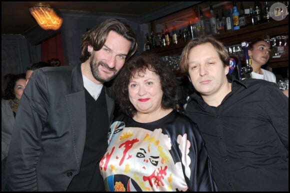 Frédéric Beigbeder, Josie et Mischa Aznavour lors de la soirée Burlesque au Jamel Comedy Club le 23 janvier 2011
 