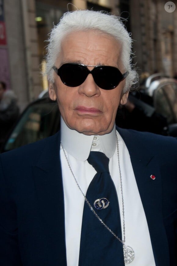 Karl Lagerfeld au défilé Haute-Couture Chanel printemps-été 2011 durant la Fashion Week parisienne, le 25 janvier 2011.