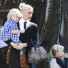 Gwen Stefani et ses fils Kingston et Zuma en promenade (22 janvier 2011 à Los  Angeles)