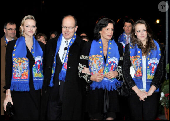 Charlene, Albert, Stéphanie de Monaco et sa fille Pauline à la remise de prix du 35e festival international du cirque de Monaco. 25/01/2011