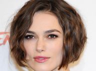 Keira Knightley se mue en motarde irrésistible pour un numéro envoûtant...