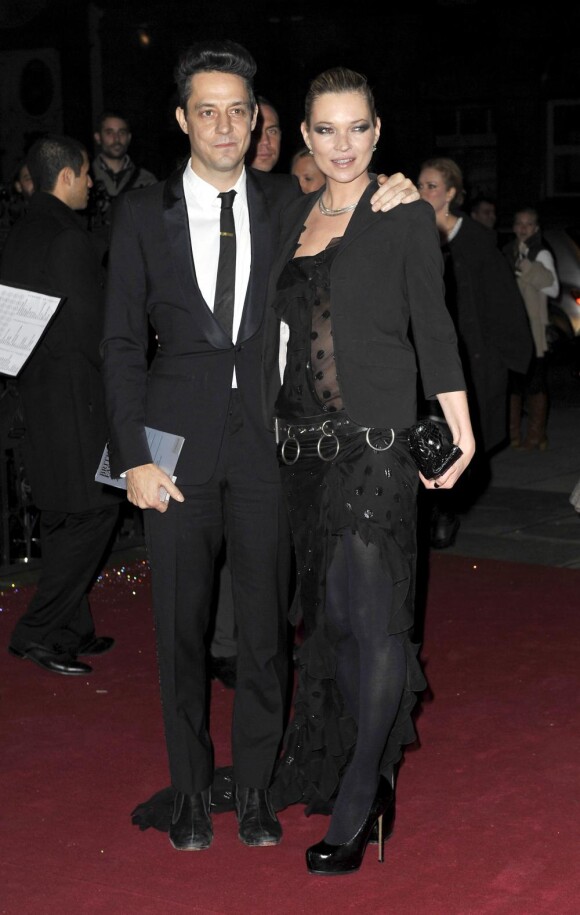 Kate Moss et Jamie Hince, un couple terriblement glamour sur tapis rouge 