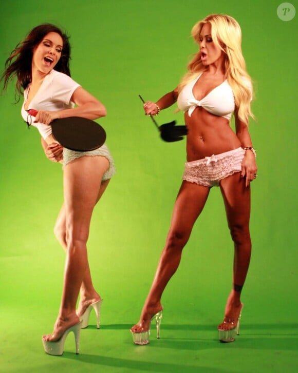 Shauna Sand et Anna Garcia sur le tournage du clip Everybody wants to be a Porn Star