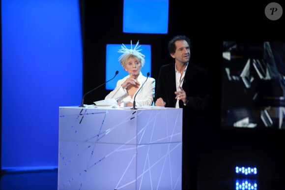 Annie Cordy et Stéphane De Groodt lors de la remise des Magritte du cinéma à Bruxelles le 5 février 2011