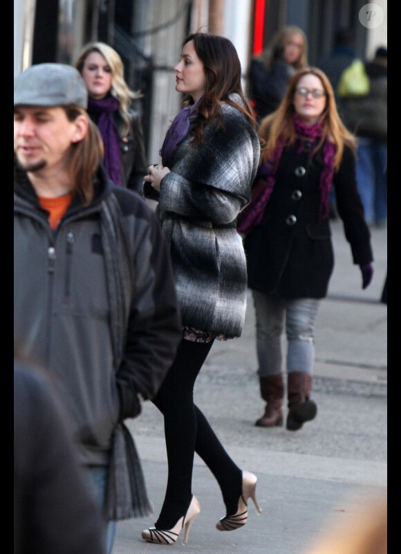 Leighton Meester sur le tournage de la série Gossip Girl à Manhattan le 7 février 2011