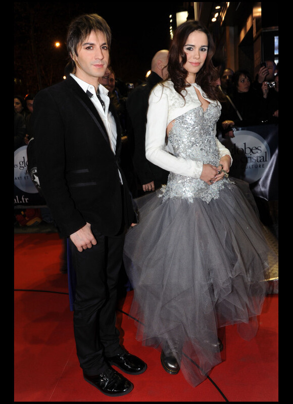 Melissa Mars et Mikelangelo Loconte à la cérémonie des Globes de Cristal 2011, le 7 février, au Lido, à Paris.