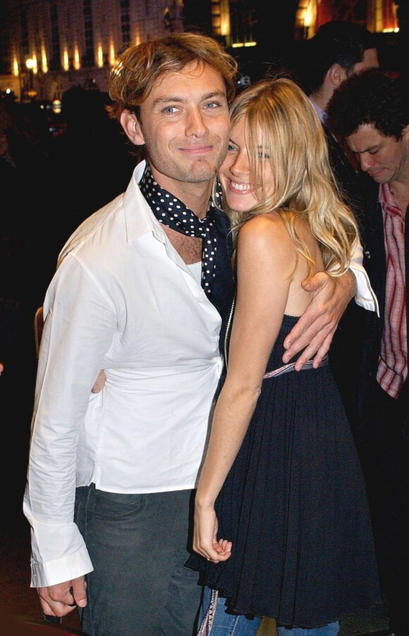 Jude Law et Sienna Miller, en juillet 2005