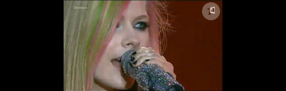 Avril Lavigne présente son hit What the Hell, aux Victoires de la Musique 2011, au Zénith de Lille, mercredi 9 février 2011.