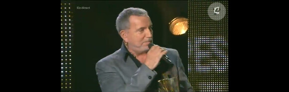 Bernard Lavilliers remporte le trophée de l'Album de chansons, aux Victoires de la Musique 2011, au Zénith de Lille, mercredi 9 février 2011.
