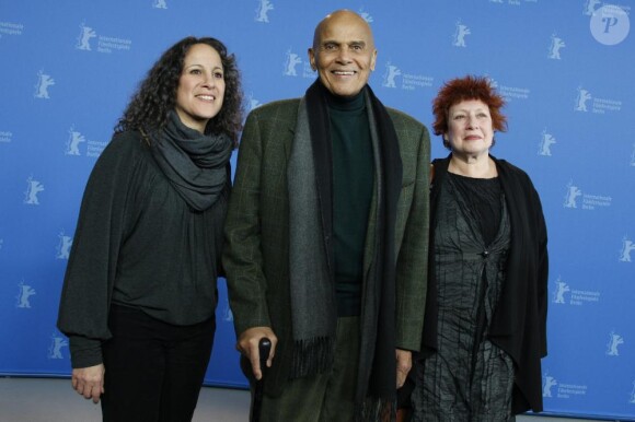 Le célèbre Harry Belafonte lors du 61ème festival international, sa fille Gina et la directrice du film (12 février 2011 à Berlin)