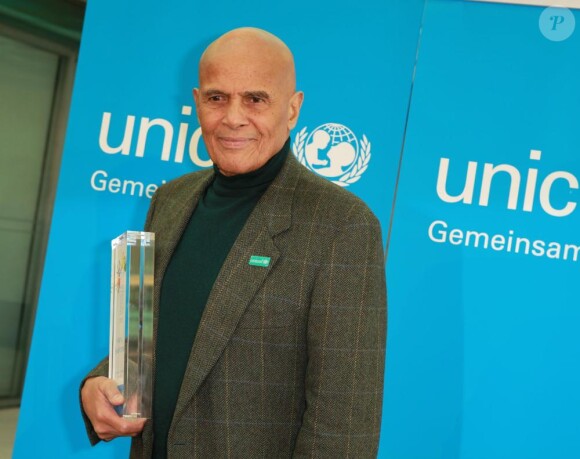 Le célèbre Harry Belafontemisà l'honneur par l'UNICEF (12 février 2011 à Berlin)