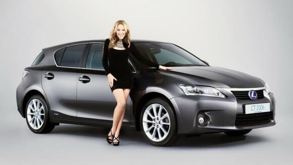 Kylie Minogue : Une égérie de luxe bien carrossée...