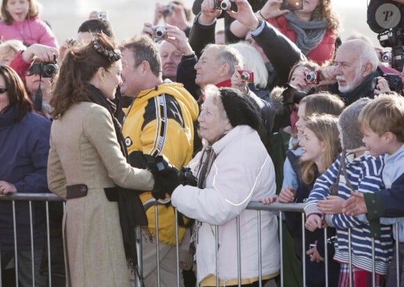 Kate Middleton sur l'île d'Anglesey, le jeudi 24 février, sous les yeux de son futur mari William.