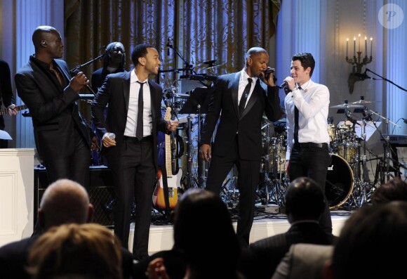 Seal, John Legend, Jamie Foxx et Nick Jonas lors du 52e anniversaire de la Motown à la Maison Blanche le 24 février 2011