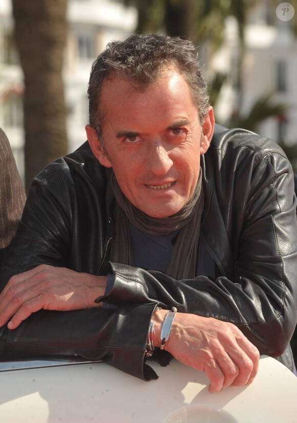 Christophe Dechavanne s'apprête à adapter en France l'émission anglaise Great British Waste Menu, via sa société de production Coyote.