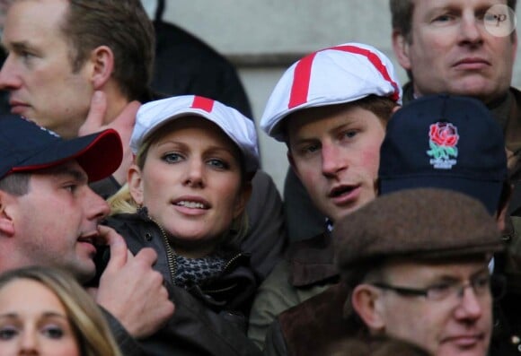 Le prince Harry, ici à Twickenham (avec sa cousine Zara Phillips) le 26 février 2011 lors de la rencontre Angleterre-France dans le Tournoi des VI Nations, revoit sa petite amie en pointillés Chelsy Davy ! Où en sont-ils vraiment ?