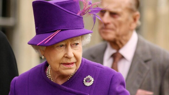 La reine Elizabeth II chassée par la faune des îles Fidji !