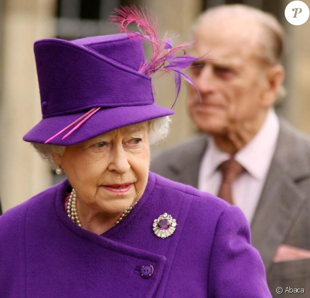 La reine Elizabeth II chassée par la faune des îles Fidji ...