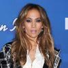 Jennifer Lopez passe la soirée avec les 13 finalistes d'American Idol au Grove à Los Angeles le 3 mars 2011