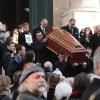 La sortie de l'église Saint-Roch où se sont déroulées les obsèques d'Annie Girardot le 4 mars 2011 à Paris