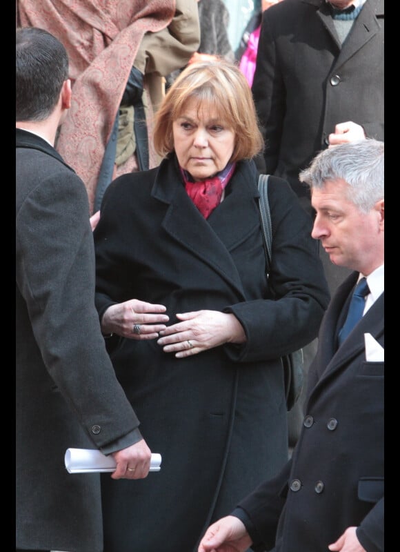 MArie-Laure Augry quittant l'église Saint-Roch à Paris où se sont déroulées les obsèques d'Annie Girardot le 4 mars 2011