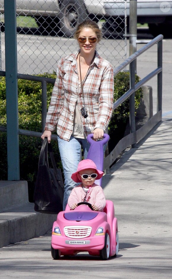 Rebecca Gayheart et sa petite Billie Beatrice (4 mars à Los Angeles)