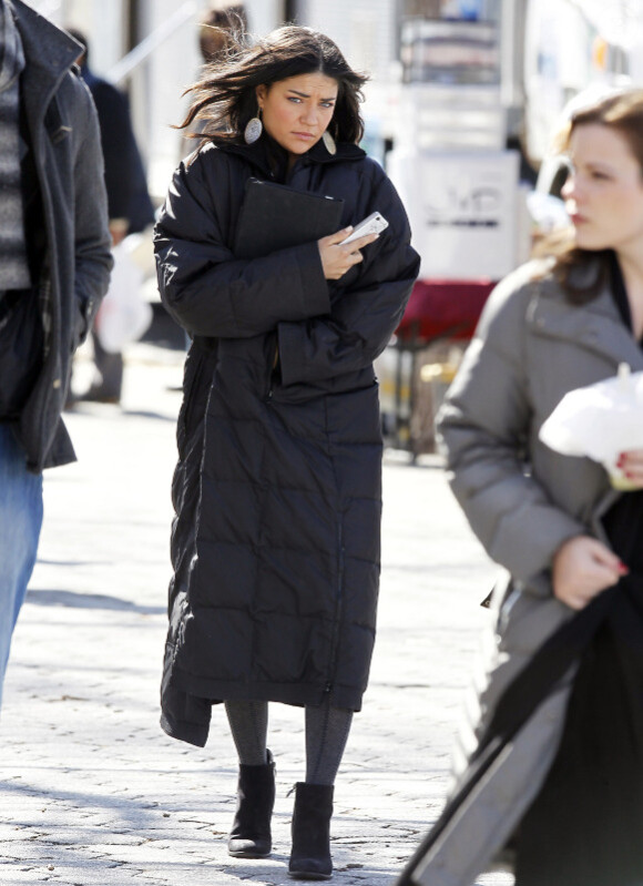 Jessica Szohr sur le tournage de Gossip Girl à New York le 8 mars 2011