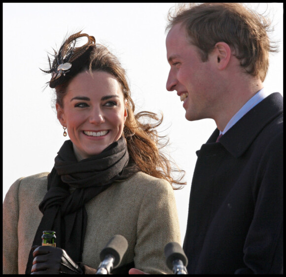 Kate Middleton et le prince William le 24 février 2011 : première apparition officielle des fiancés !