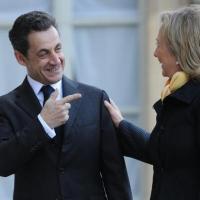 Nicolas Sarkozy : Mort de rire avec sa copine Hillary Clinton !
