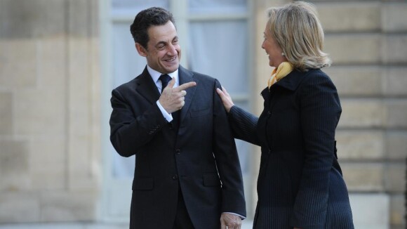 Nicolas Sarkozy : Mort de rire avec sa copine Hillary Clinton !