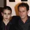 Emile Berling avec son père Charles Berling, Marin Karmitz, Juliette Binoche et Olivier Assayas en mars 2008