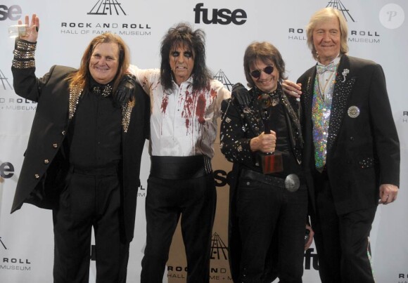 La cérémonie d'intronisation des nouveaux membres intégrés au Rock and Roll Hall of Fame, le 14 mars 2011, a notamment été marquée par la performance horrifique - évidemment - d'Alice Cooper.