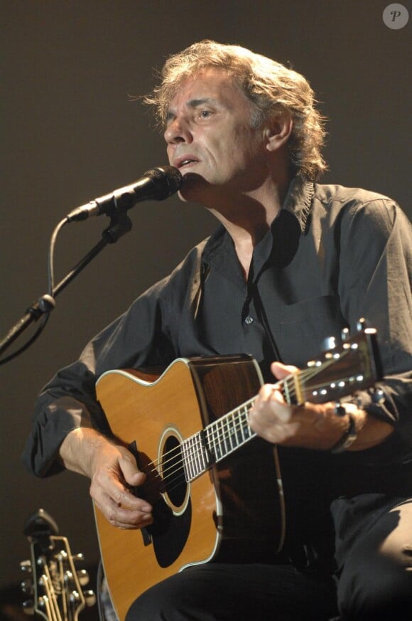 Yves Simon en concert à La Rochelle, en juillet 2007.