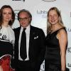 Diego Della Valle entouré par Lucy Yeomans (rédactrice en chef de Harper's Bazaar) et Iwona Blazwick à la Tod's Art Plus Drama Party, le 24 mars à la Whitechapel Gallery de Londres
