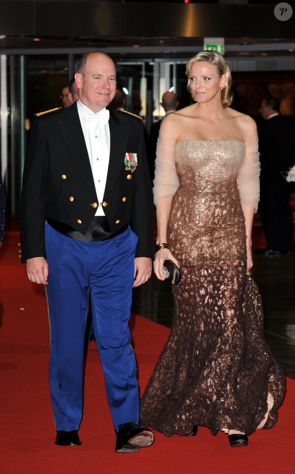 Albert de Monaco et Charlene lors de la Fête nationale monégasque, le 19 novembre 2010.