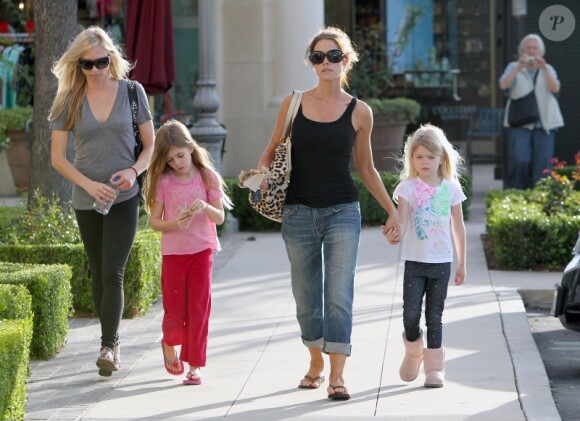Denise Richards et ses filles Sam et Lola (30 mars 2011 à Los Angeles)