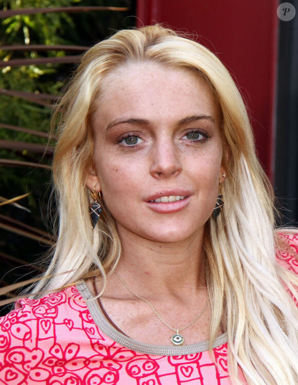 Lundi 28 mars, Lindsay Lohan reçoit la visite d'un ami de longue date, Claus Hjelmbak, manager de stars originaire du Danemark, à son domicile de Venice (Los Angeles).