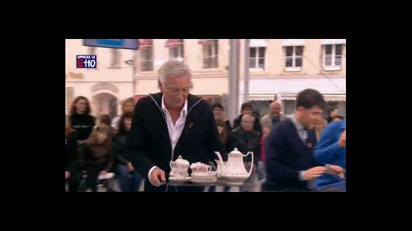 Laurent Boyer glisse et brise 5 000 euros de vaisselle prêtée par une invitée...