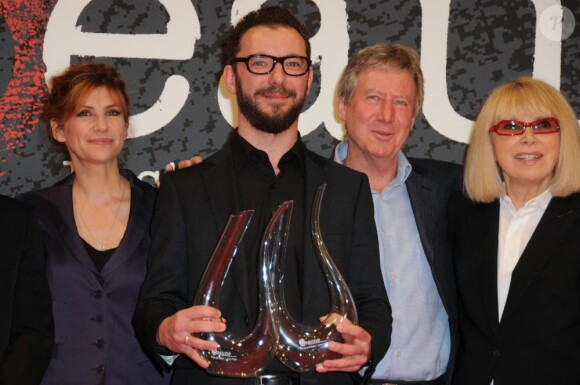 Le 4 avril 2011 avait lieu la clôture du 3e Festival de Beaune. Florence Pernel, Mireille Darc et Régis Wargnier récompensent Michaël Roskam avec le Prix du Jury.