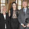 Elsa Zylberstein, son papa, sa maman et son frère au ministère de la Culture, à  Paris, lors de la remise des insignes de chevalier dans l'ordre des Arts  et des Lettres d'Elsa. 5 avril 2011