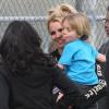Britney Spears assiste à un match de baseball de son fils Sean Preston aux côtés de son autre fils Jayden James et de sa maman Lynne Spears, le 19 mars, à Los Angeles.