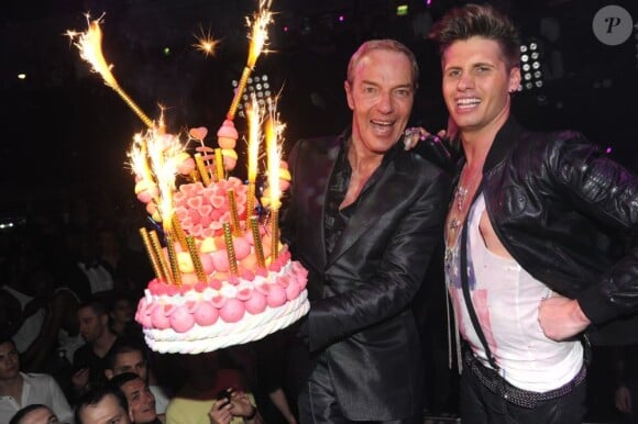 Benoît de Secret Story fête ses 22 ans au Queen, à Paris, le 10 avril 2011 - 