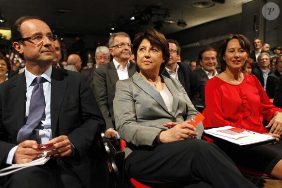 Conseil national du PS, à Paris, le 9 avril 2011 : François Hollande, Martine Aubry et Ségolène Royal.
