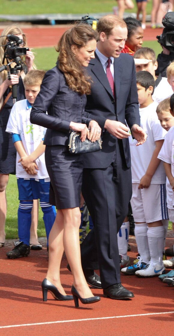 Après l'inauguration de la Darwen Aldridge Community Academy dans la matinée du 11 avril 2011, le prince William et Kate Middleton étaient attendus au stade de Witton County, pour leur dernière sortie avant le mariage.