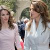 Letizia d'Espagne et Rania de Jordanie lors de leur rencontre en Jordanie le 13 avril 2011