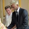 Satya et Capucine Mary se sont dit "oui" le 9 avril 2011, à la mairie du VIIe arrondissement de Paris.